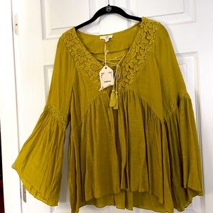 Entro Large Green Babydoll Blouse with bell sleeves
